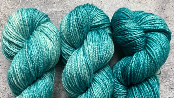 Hand-dyeing yarn